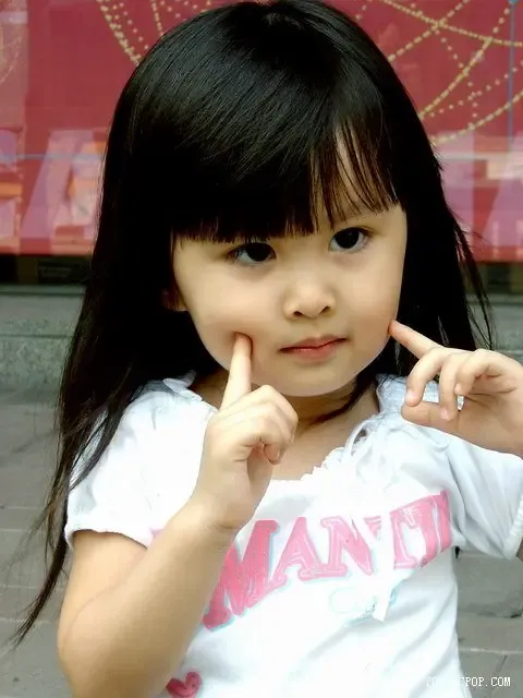 超可爱<em>双胞胎小美女</em> PK 韩国帅哥裴勇俊+<em>混血</em>