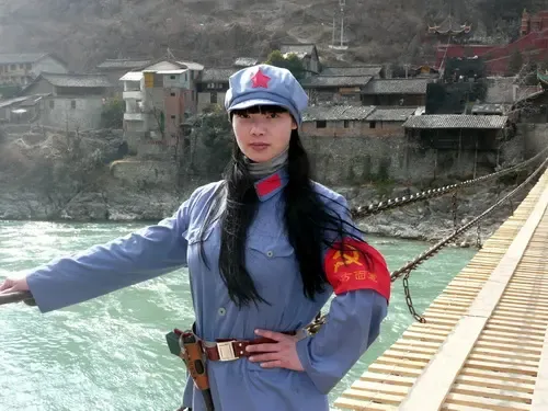 <em>女红军</em>不怕远征难,万水千山只等闲