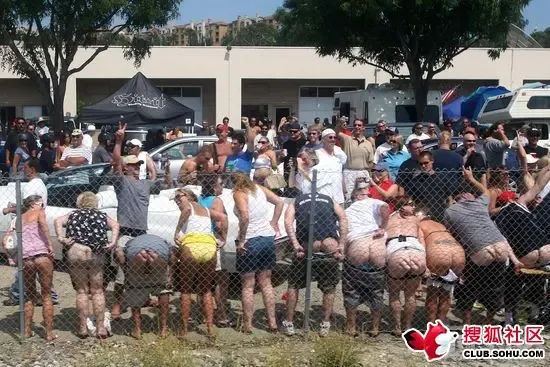 实拍美国万人对着铁轨露屁股-<em>女人</em>百分百业主