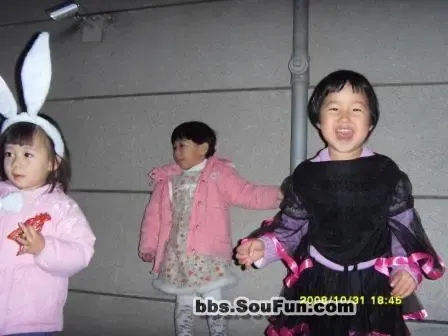 <em>姐姐妹妹跳起来</em>_第一太平戴维斯物业的相册_