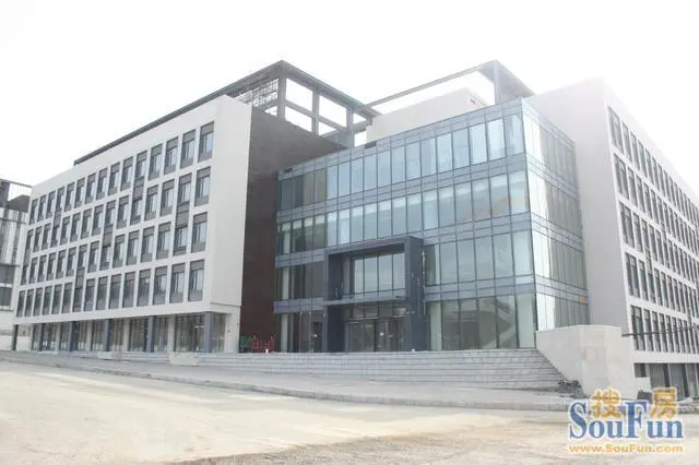 【2010搜房探班大连天地】黄泥川最新工程进