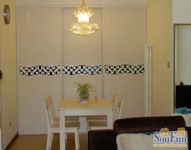 索菲亚柜子装在客户家的实景效果供大家参考-