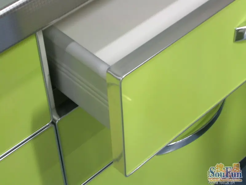 厨柜咨询电话13260328188 宜家厨柜配置说明