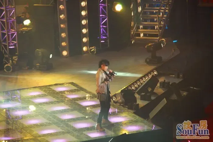 <em>古巨基</em>、游鸿明、胡彦斌、黄小琥大连助阵益