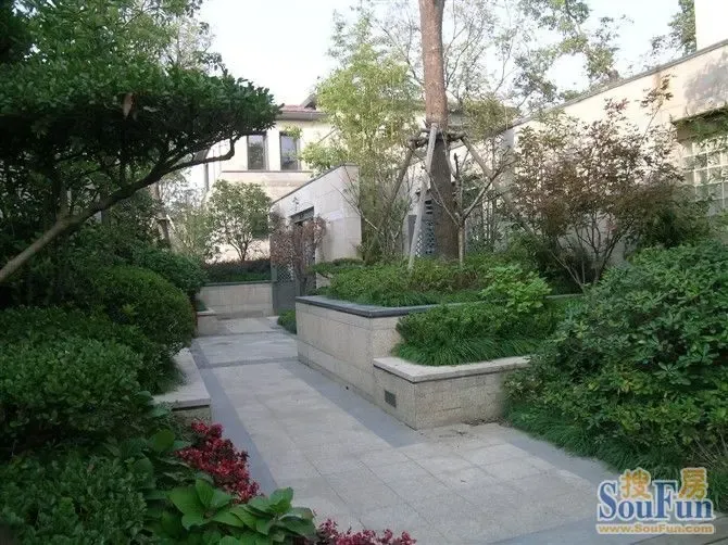 车库顶板花园的景观设计浅谈——北京富力城c北园林景观设计的体会