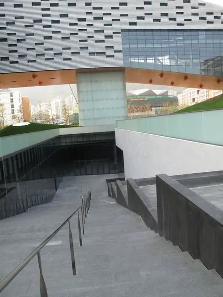 万科中心初体验:漂浮的地平线 躺着的摩天楼|搜