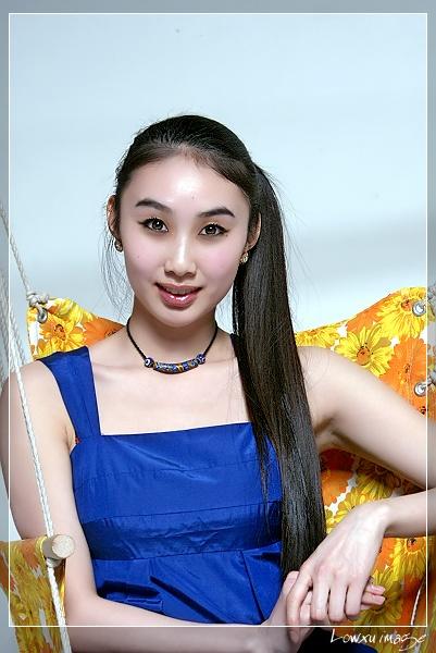 楼板秀图——3月7日棚拍 之 美女赵洋处子秀