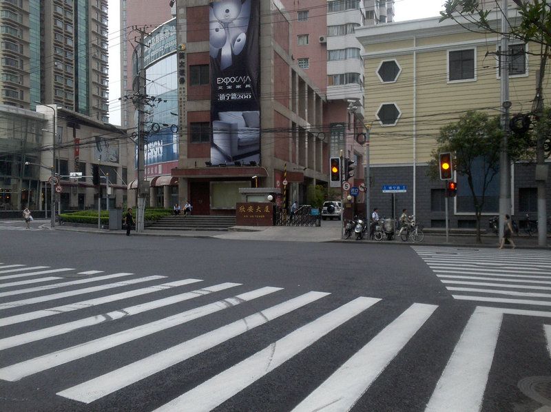 东诸安浜路镇宁路交界