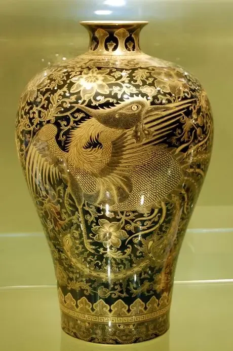 乌金釉描金凤纹大美瓶