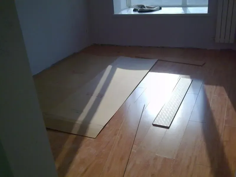 怎么做水泥踢脚线 1264000974803_000.jpg