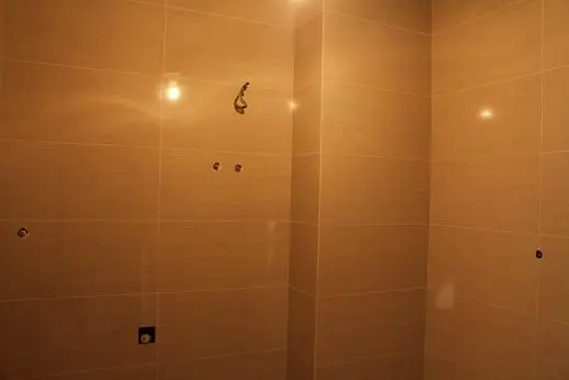 厨房我包了一个管子加烟道防水加收200大洋!